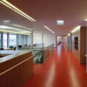 ArchitektInnen / KünstlerInnen: kub a Karl und Bremhorst Architekten<br>Projekt: Pflegeheim Pichling<br>Aufnahmedatum: 04/10<br>Format: digital<br>Lieferformat: Scan 300 dpi<br>Bestell-Nummer: 100407-32<br>