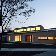 ArchitektInnen / KünstlerInnen: archipel architektur kommunikation<br>Projekt: Pfarrzentrum Eggendorf<br>Aufnahmedatum: 04/10<br>Format: digital<br>Lieferformat: Scan 300 dpi<br>Bestell-Nummer: 100423-01<br>