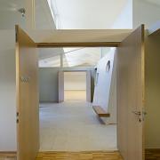 ArchitektInnen / KünstlerInnen: archipel architektur kommunikation<br>Projekt: Pfarrzentrum Eggendorf<br>Aufnahmedatum: 04/10<br>Format: digital<br>Lieferformat: Scan 300 dpi<br>Bestell-Nummer: 100423-29<br>