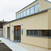 ArchitektInnen / KünstlerInnen: archipel architektur kommunikation<br>Projekt: Pfarrzentrum Eggendorf<br>Aufnahmedatum: 04/10<br>Format: digital<br>Lieferformat: Scan 300 dpi<br>Bestell-Nummer: 100423-10<br>