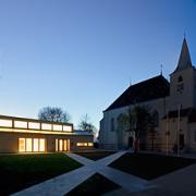 ArchitektInnen / KünstlerInnen: archipel architektur kommunikation<br>Projekt: Pfarrzentrum Eggendorf<br>Aufnahmedatum: 04/10<br>Format: digital<br>Lieferformat: Scan 300 dpi<br>Bestell-Nummer: 100423-35<br>