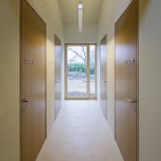 ArchitektInnen / KünstlerInnen: archipel architektur kommunikation<br>Projekt: Pfarrzentrum Eggendorf<br>Aufnahmedatum: 04/10<br>Format: digital<br>Lieferformat: Scan 300 dpi<br>Bestell-Nummer: 100423-33<br>