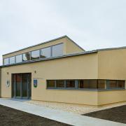 ArchitektInnen / KünstlerInnen: archipel architektur kommunikation<br>Projekt: Pfarrzentrum Eggendorf<br>Aufnahmedatum: 04/10<br>Format: digital<br>Lieferformat: Scan 300 dpi<br>Bestell-Nummer: 100423-08<br>