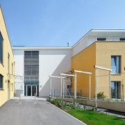 ArchitektInnen / KünstlerInnen: aap.architekten<br>Projekt: Pflegeheim Guntramsdorf<br>Aufnahmedatum: 04/10<br>Format: digital<br>Lieferformat: Scan 300 dpi<br>Bestell-Nummer: 100429-12<br>