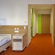 ArchitektInnen / KünstlerInnen: aap.architekten<br>Projekt: Pflegeheim Guntramsdorf<br>Aufnahmedatum: 04/10<br>Format: digital<br>Lieferformat: Scan 300 dpi<br>Bestell-Nummer: 100429-21<br>