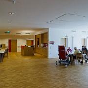 ArchitektInnen / KünstlerInnen: aap.architekten<br>Projekt: Pflegeheim Guntramsdorf<br>Aufnahmedatum: 04/10<br>Format: digital<br>Lieferformat: Scan 300 dpi<br>Bestell-Nummer: 100429-17<br>