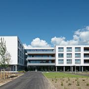 ArchitektInnen / KünstlerInnen: kub a Karl und Bremhorst Architekten<br>Projekt: Pflegeheim Retz<br>Aufnahmedatum: 06/10<br>Format: digital<br>Lieferformat: Scan 300 dpi<br>Bestell-Nummer: 100605-02<br>