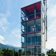 ArchitektInnen / KünstlerInnen: gharakhanzadeh sandbichler architekten zt gmbh<br>Projekt: Feuerwehr Schwaz<br>Aufnahmedatum: 06/10<br>Format: digital<br>Bestell-Nummer: 100625-23<br>