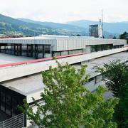 ArchitektInnen / KünstlerInnen: gharakhanzadeh sandbichler architekten zt gmbh<br>Projekt: Feuerwehr Schwaz<br>Aufnahmedatum: 06/10<br>Format: digital<br>Bestell-Nummer: 100625-21<br>