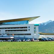 ArchitektInnen / KünstlerInnen: skyline architekten ZT GmbH<br>Projekt: Tauern Spa Zell am See-Kaprun<br>Aufnahmedatum: 11/10<br>Format: digital<br>Lieferformat: Digital<br>Bestell-Nummer: 101104-16<br>