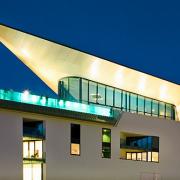 ArchitektInnen / KünstlerInnen: skyline architekten ZT GmbH<br>Projekt: Tauern Spa Zell am See-Kaprun<br>Aufnahmedatum: 11/10<br>Format: digital<br>Lieferformat: Digital<br>Bestell-Nummer: 101104-13<br>