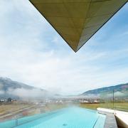 ArchitektInnen / KünstlerInnen: skyline architekten ZT GmbH<br>Projekt: Tauern Spa Zell am See-Kaprun<br>Aufnahmedatum: 11/10<br>Format: digital<br>Lieferformat: Digital<br>Bestell-Nummer: 101104-63<br>