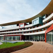 ArchitektInnen / KünstlerInnen: skyline architekten ZT GmbH<br>Projekt: Tauern Spa Zell am See-Kaprun<br>Aufnahmedatum: 11/10<br>Format: digital<br>Lieferformat: Digital<br>Bestell-Nummer: 101104-43<br>