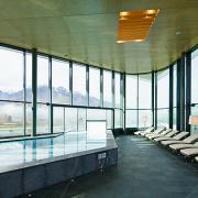 ArchitektInnen / KünstlerInnen: skyline architekten ZT GmbH<br>Projekt: Tauern Spa Zell am See-Kaprun<br>Aufnahmedatum: 11/10<br>Format: digital<br>Lieferformat: Digital<br>Bestell-Nummer: 101104-53<br>
