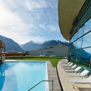 ArchitektInnen / KünstlerInnen: skyline architekten ZT GmbH<br>Projekt: Tauern Spa Zell am See-Kaprun<br>Aufnahmedatum: 11/10<br>Format: digital<br>Lieferformat: Digital<br>Bestell-Nummer: 101104-29<br>