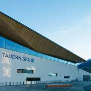 ArchitektInnen / KünstlerInnen: skyline architekten ZT GmbH<br>Projekt: Tauern Spa Zell am See-Kaprun<br>Aufnahmedatum: 11/10<br>Format: digital<br>Lieferformat: Digital<br>Bestell-Nummer: 101104-07<br>