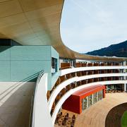 ArchitektInnen / KünstlerInnen: skyline architekten ZT GmbH<br>Projekt: Tauern Spa Zell am See-Kaprun<br>Aufnahmedatum: 11/10<br>Format: digital<br>Lieferformat: Digital<br>Bestell-Nummer: 101104-49<br>