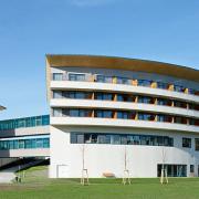 ArchitektInnen / KünstlerInnen: skyline architekten ZT GmbH<br>Projekt: Tauern Spa Zell am See-Kaprun<br>Aufnahmedatum: 11/10<br>Format: digital<br>Lieferformat: Digital<br>Bestell-Nummer: 101104-24<br>