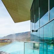 ArchitektInnen / KünstlerInnen: skyline architekten ZT GmbH<br>Projekt: Tauern Spa Zell am See-Kaprun<br>Aufnahmedatum: 11/10<br>Format: digital<br>Lieferformat: Digital<br>Bestell-Nummer: 101104-61<br>