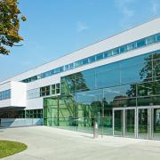 ArchitektInnen / KünstlerInnen: lichtblauwagner architekten generalplaner zt gmbh<br>Projekt: Krankenpflegeschule KFJ-Spital<br>Format: digital<br>Lieferformat: Digital<br>Bestell-Nummer: 101014-09<br>