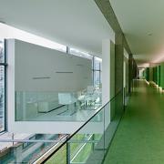 ArchitektInnen / KünstlerInnen: lichtblauwagner architekten generalplaner zt gmbh<br>Projekt: Krankenpflegeschule KFJ-Spital<br>Format: digital<br>Lieferformat: Digital<br>Bestell-Nummer: 101014-39<br>