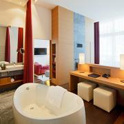 ArchitektInnen / KünstlerInnen: skyline architekten ZT GmbH<br>Projekt: Tauern Spa Zell am See-Kaprun<br>Format: digital<br>Lieferformat: Digital<br>Bestell-Nummer: 110110-31<br>