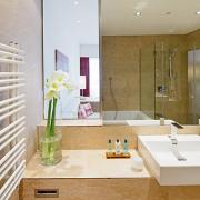 ArchitektInnen / KünstlerInnen: skyline architekten ZT GmbH<br>Projekt: Tauern Spa Zell am See-Kaprun<br>Format: digital<br>Lieferformat: Digital<br>Bestell-Nummer: 110110-25<br>