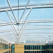 ArchitektInnen / KünstlerInnen: Architekten Tillner & Willinger<br>Projekt: Bürohaus Praterstern<br>Aufnahmedatum: 03/11<br>Format: digital<br>Lieferformat: Digital<br>Bestell-Nummer: 110330-34<br>