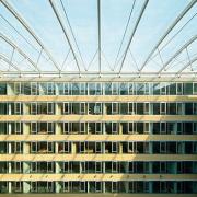 ArchitektInnen / KünstlerInnen: Architekten Tillner & Willinger<br>Projekt: Bürohaus Praterstern<br>Aufnahmedatum: 03/11<br>Format: digital<br>Lieferformat: Digital<br>Bestell-Nummer: 110330-28<br>