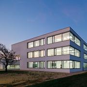 ArchitektInnen / KünstlerInnen: HÜBNER ARCHITEKTEN<br>Projekt: AHS Korneuburg<br>Aufnahmedatum: 10/11<br>Format: digital<br>Lieferformat: Digital<br>Bestell-Nummer: 111004-13<br>