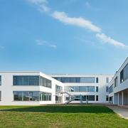 ArchitektInnen / KünstlerInnen: HÜBNER ARCHITEKTEN<br>Projekt: AHS Korneuburg<br>Aufnahmedatum: 10/11<br>Format: digital<br>Lieferformat: Digital<br>Bestell-Nummer: 111004-11<br>