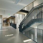 ArchitektInnen / KünstlerInnen: HÜBNER ARCHITEKTEN<br>Projekt: AHS Korneuburg<br>Aufnahmedatum: 10/11<br>Format: digital<br>Lieferformat: Digital<br>Bestell-Nummer: 111004-22<br>
