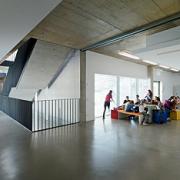 ArchitektInnen / KünstlerInnen: HÜBNER ARCHITEKTEN<br>Projekt: AHS Korneuburg<br>Aufnahmedatum: 10/11<br>Format: digital<br>Lieferformat: Digital<br>Bestell-Nummer: 111004-24<br>