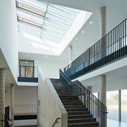 ArchitektInnen / KünstlerInnen: HÜBNER ARCHITEKTEN<br>Projekt: AHS Korneuburg<br>Aufnahmedatum: 10/11<br>Format: digital<br>Lieferformat: Digital<br>Bestell-Nummer: 111004-16<br>