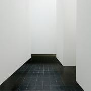 ArchitektInnen / KünstlerInnen: Markus Schinwald<br>Projekt: Biennale Venedig Österreichpavillon 2011<br>Aufnahmedatum: 10/11<br>Format: digital<br>Lieferformat: Digital<br>Bestell-Nummer: 111101-15<br>