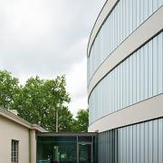 ArchitektInnen / KünstlerInnen: Martin Kohlbauer<br>Projekt: Bildungszentrum<br>Aufnahmedatum: 05/11<br>Format: digital<br>Lieferformat: Digital<br>Bestell-Nummer: 110513-19<br>