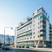 ArchitektInnen / KünstlerInnen: Sne Veselinovic<br>Projekt: WHA Jakov-Lind-Straße<br>Aufnahmedatum: 03/13<br>Format: digital<br>Lieferformat: Digital<br>Bestell-Nummer: 130304-03<br>