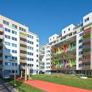 ArchitektInnen / KünstlerInnen: Sne Veselinovic<br>Projekt: WHA Jakov-Lind-Straße<br>Aufnahmedatum: 03/13<br>Format: digital<br>Lieferformat: Digital<br>Bestell-Nummer: 130304-08<br>