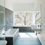 ArchitektInnen / KünstlerInnen: gharakhanzadeh sandbichler architekten zt gmbh<br>Projekt: Haus S.<br>Aufnahmedatum: 03/12<br>Format: digital<br>Lieferformat: Digital<br>Bestell-Nummer: 120323-07<br>