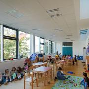 ArchitektInnen / KünstlerInnen: gharakhanzadeh sandbichler architekten zt gmbh<br>Projekt: VS Atzgersdorf<br>Format: digital<br>Lieferformat: Digital<br>Bestell-Nummer: 140929-01<br>