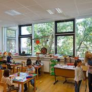 ArchitektInnen / KünstlerInnen: gharakhanzadeh sandbichler architekten zt gmbh<br>Projekt: VS Atzgersdorf<br>Format: digital<br>Lieferformat: Digital<br>Bestell-Nummer: 140929-02<br>