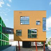 ArchitektInnen / KünstlerInnen: HÜBNER ARCHITEKTEN<br>Projekt: Gymnasium Purkersdorf Erweiterung<br>Format: digital<br>Lieferformat: Digital<br>Bestell-Nummer: 150904-03<br>