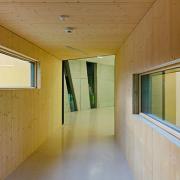 ArchitektInnen / KünstlerInnen: HÜBNER ARCHITEKTEN<br>Projekt: Gymnasium Purkersdorf Erweiterung<br>Format: digital<br>Lieferformat: Digital<br>Bestell-Nummer: 150904-20<br>