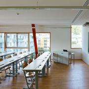 ArchitektInnen / KünstlerInnen: HÜBNER ARCHITEKTEN<br>Projekt: Gymnasium Purkersdorf Erweiterung<br>Format: digital<br>Lieferformat: Digital<br>Bestell-Nummer: 150904-25<br>