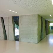 ArchitektInnen / KünstlerInnen: HÜBNER ARCHITEKTEN<br>Projekt: Gymnasium Purkersdorf Erweiterung<br>Format: digital<br>Lieferformat: Digital<br>Bestell-Nummer: 150904-22<br>