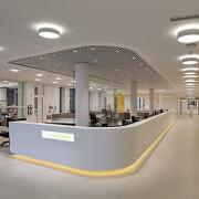 ArchitektInnen / KünstlerInnen: Ernst Maurer, Moser Architects ZT GmbH, Johannes Zieser, Josef Panis<br>Projekt: Landesklinikum Neunkirchen<br>Format: digital<br>Lieferformat: Digital<br>Bestell-Nummer: 151027-21<br>