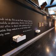 ArchitektInnen / KünstlerInnen: Martin Kohlbauer<br>Projekt: Taferlkratzer Tintenpatzer Ausstellung Wienbibliothek<br>Format: digital<br>Bestell-Nummer: 160226-14<br>