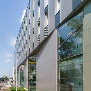 ArchitektInnen / KünstlerInnen: Sne Veselinovic<br>Projekt: VS und Wohnheim Wagramerstraße<br>Format: digital<br>Lieferformat: Digital<br>Bestell-Nummer: 180720-01<br>