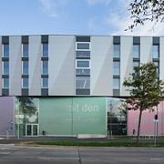 ArchitektInnen / KünstlerInnen: Sne Veselinovic<br>Projekt: VS und Wohnheim Wagramerstraße<br>Format: digital<br>Lieferformat: Digital<br>Bestell-Nummer: 180720-49<br>