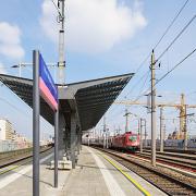 ArchitektInnen / KünstlerInnen: Georg W. Reinberg<br>Projekt: Photovoltaikdach Bhf Matzleinsdorferplatz<br>Format: digital<br>Lieferformat: Digital<br>Bestell-Nummer: 220318-02<br>